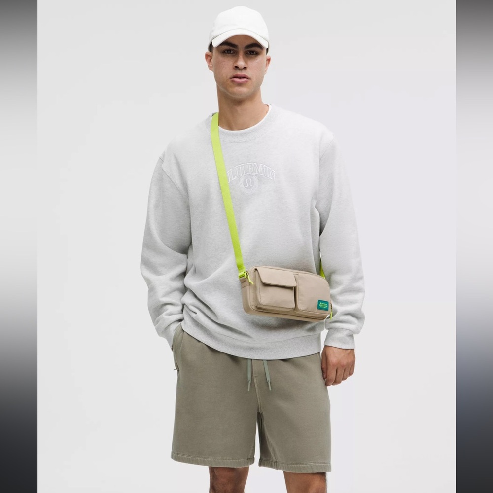 Multi-Pocket Crossbody Bag
Visit 2.5L - Lava Cake
